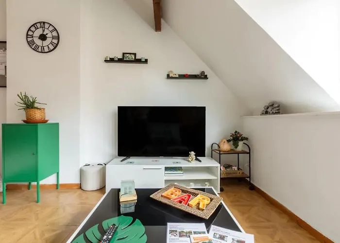 T3 Cocooning, 54m2, Hypercentre, Petit-Déjeuner * Valenciennes